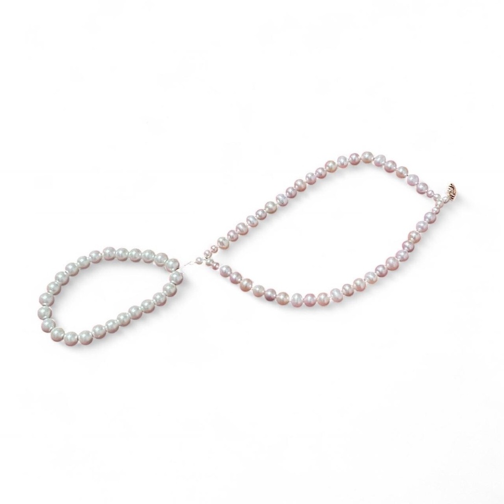 Elegant Pearl Bracelet